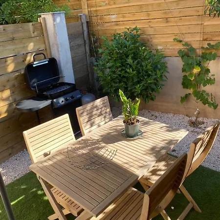 Apartment Petite Maison En Avec Jardin Proche Des Plages